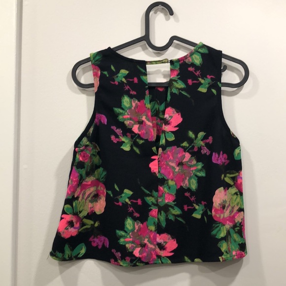 COPY - Top - Picture 2 of 7